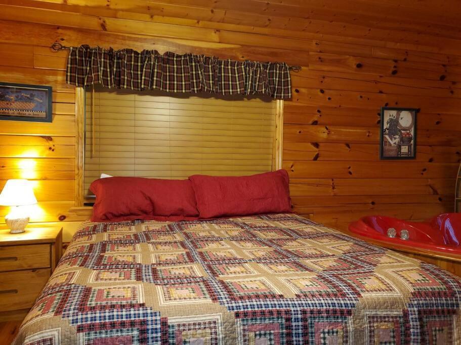 Beary Tale! Your Happily Ever After Starts Here! Sevierville Exteriör bild